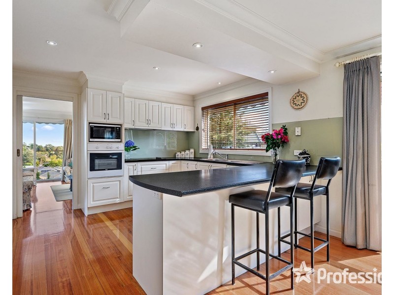 6 Kylie Close, Mooroolbark VIC 3138