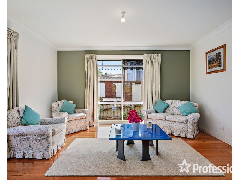 6 Kylie Close, Mooroolbark VIC 3138