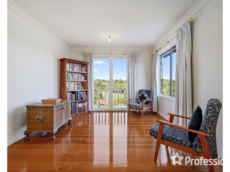 6 Kylie Close, Mooroolbark VIC 3138