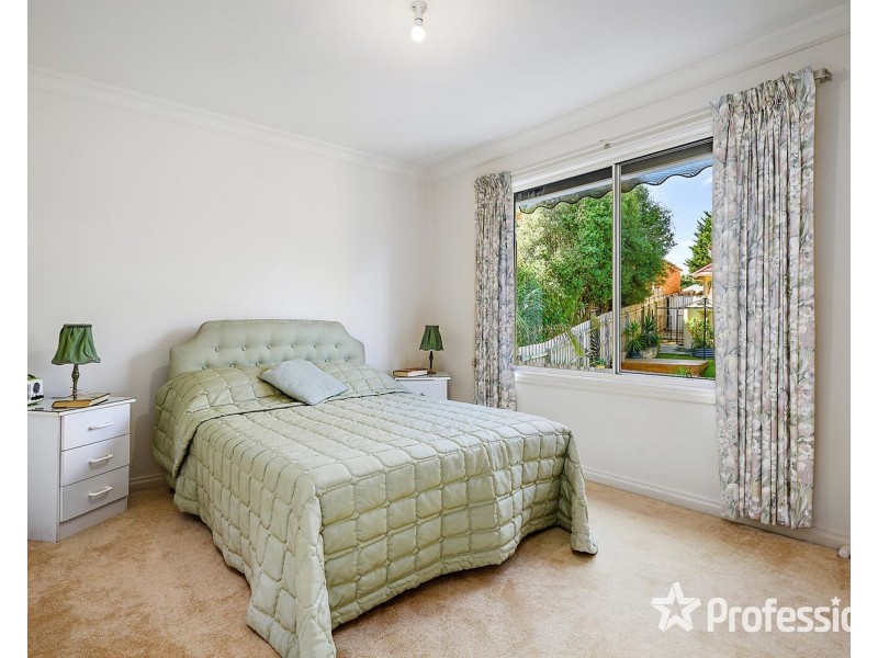 6 Kylie Close, Mooroolbark VIC 3138