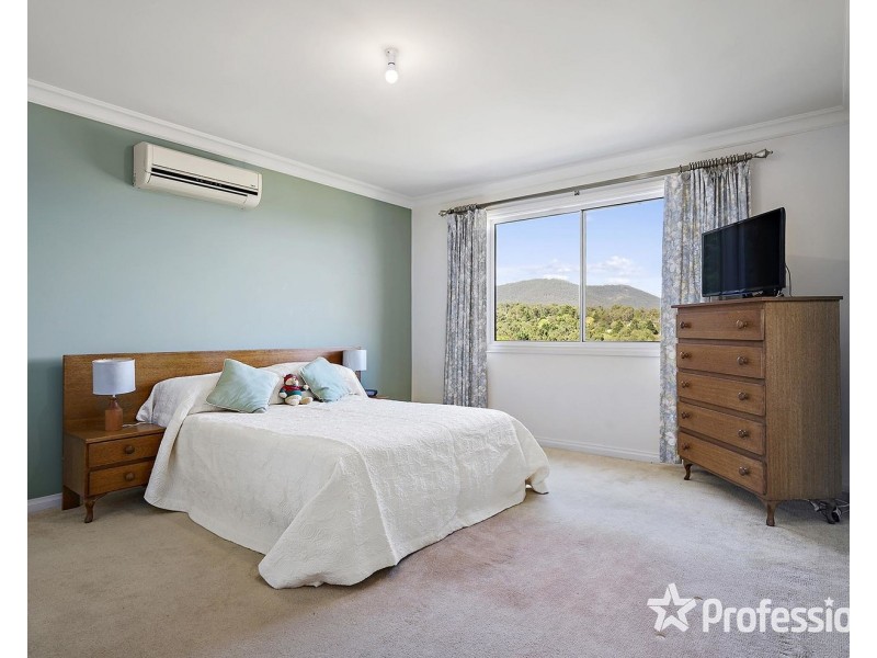 6 Kylie Close, Mooroolbark VIC 3138