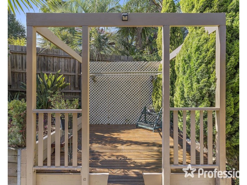 6 Kylie Close, Mooroolbark VIC 3138