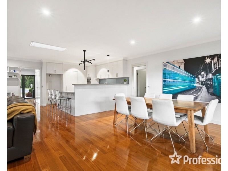 3 Tiverton Circuit, Mooroolbark VIC 3138