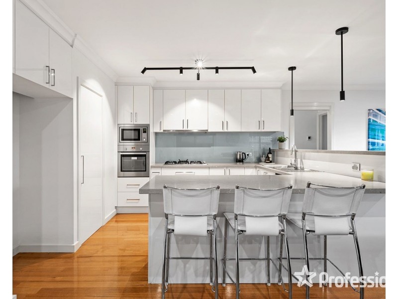 3 Tiverton Circuit, Mooroolbark VIC 3138