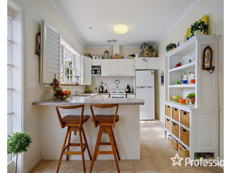 28 Glen Dhu Road, Kilsyth VIC 3137