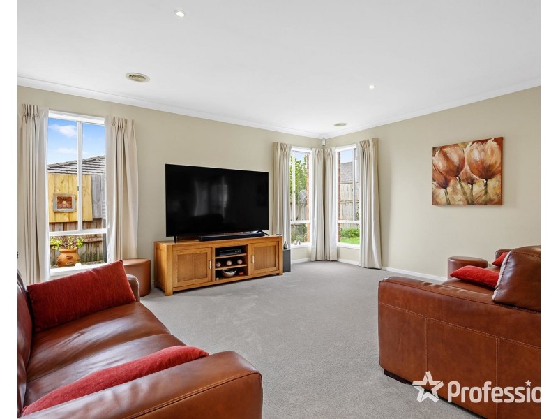 35 Pacific Drive, Mooroolbark VIC 3138