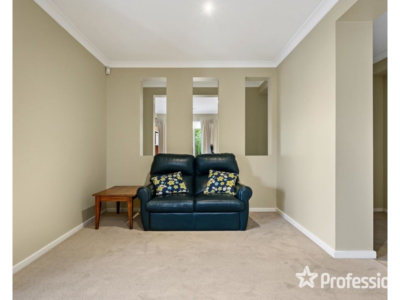 35 Pacific Drive, Mooroolbark VIC 3138