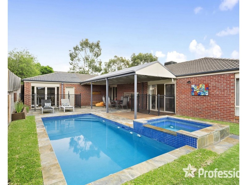 35 Pacific Drive, Mooroolbark VIC 3138