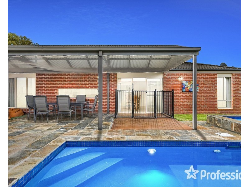 35 Pacific Drive, Mooroolbark VIC 3138