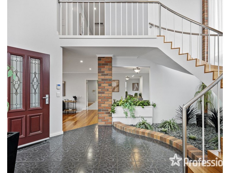 73 Partridge Way, Mooroolbark VIC 3138