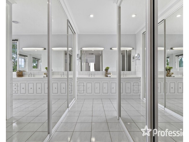 73 Partridge Way, Mooroolbark VIC 3138