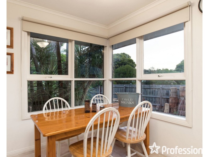 24 Croydondale Drive, Mooroolbark VIC 3138