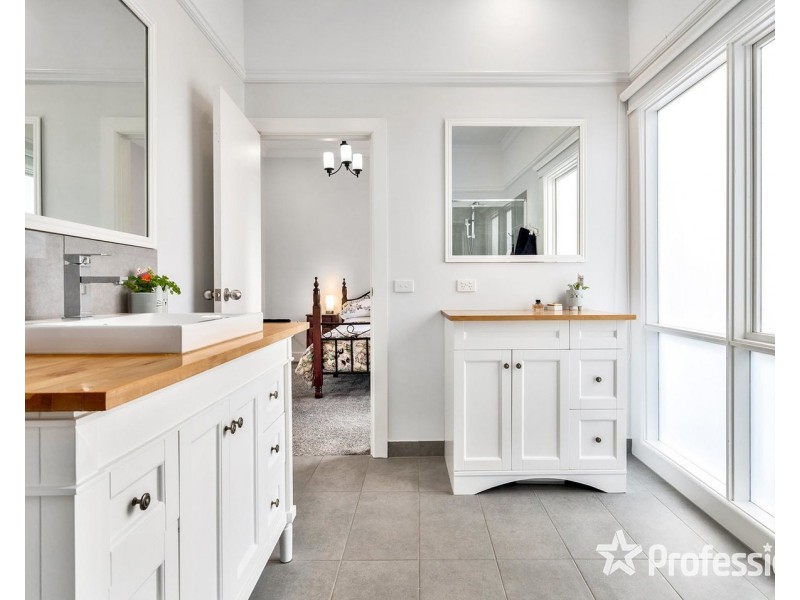 120 Monbulk Road, Mount Evelyn VIC 3796