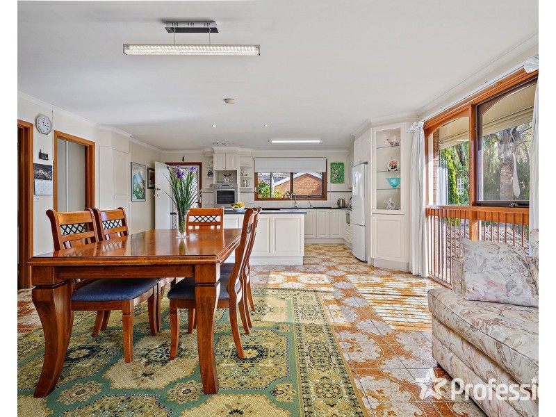 2 Menzies Crescent, Ringwood North VIC 3134