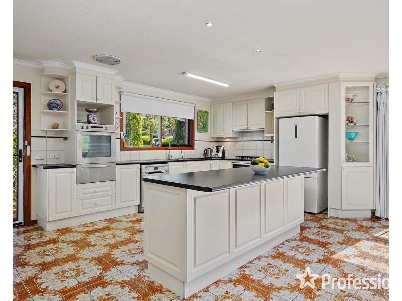 2 Menzies Crescent, Ringwood North VIC 3134