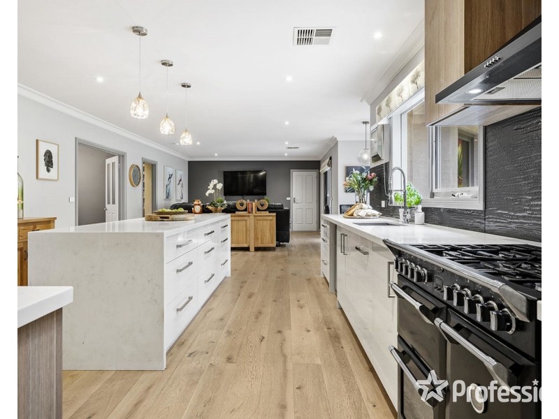 15 Harrison Road, Montrose VIC 3765