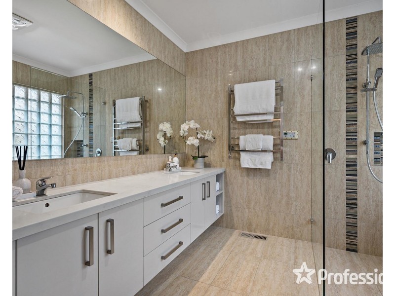 15 Harrison Road, Montrose VIC 3765