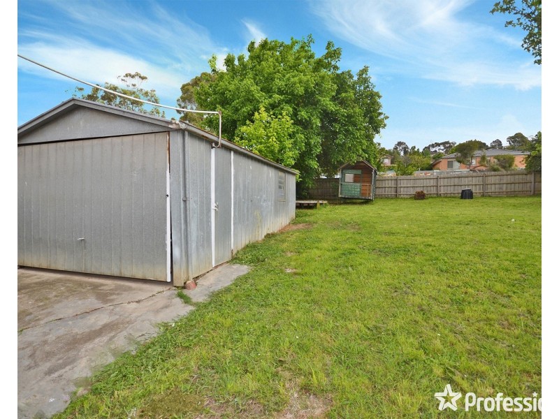 72 Croydondale Drive, Mooroolbark VIC 3138