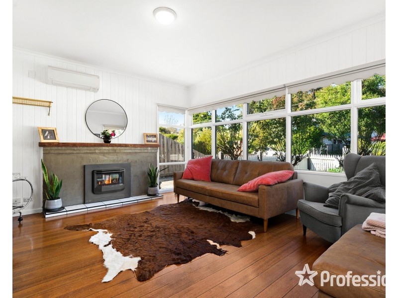 4 Tennyson Avenue, Kilsyth VIC 3137