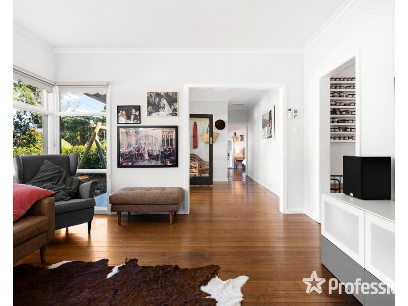 4 Tennyson Avenue, Kilsyth VIC 3137