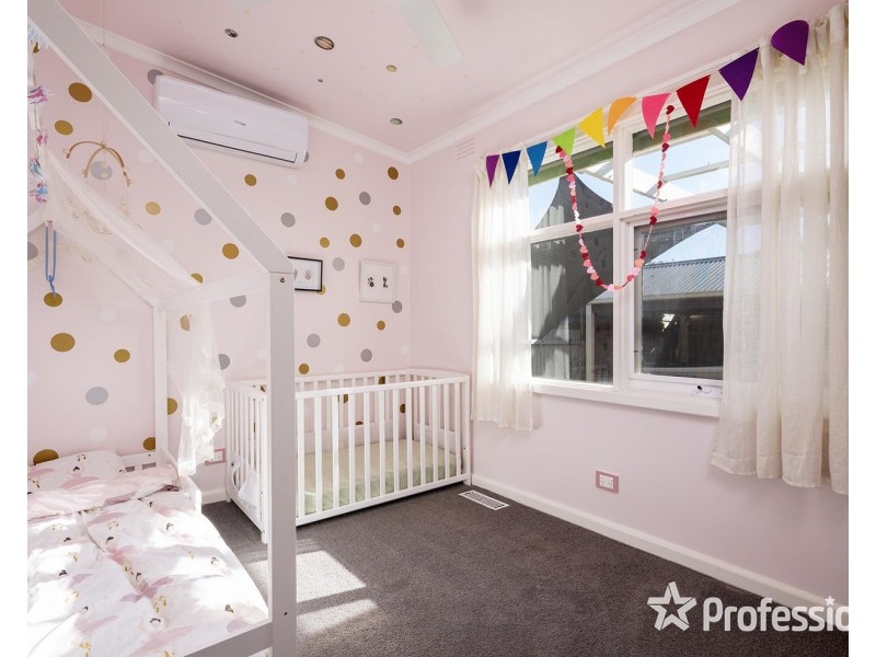 4 Tennyson Avenue, Kilsyth VIC 3137