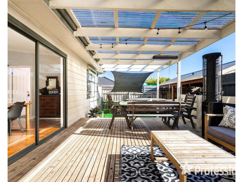 4 Tennyson Avenue, Kilsyth VIC 3137