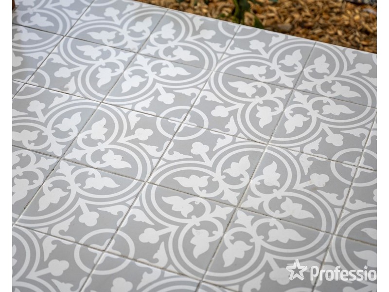 4 Tennyson Avenue, Kilsyth VIC 3137