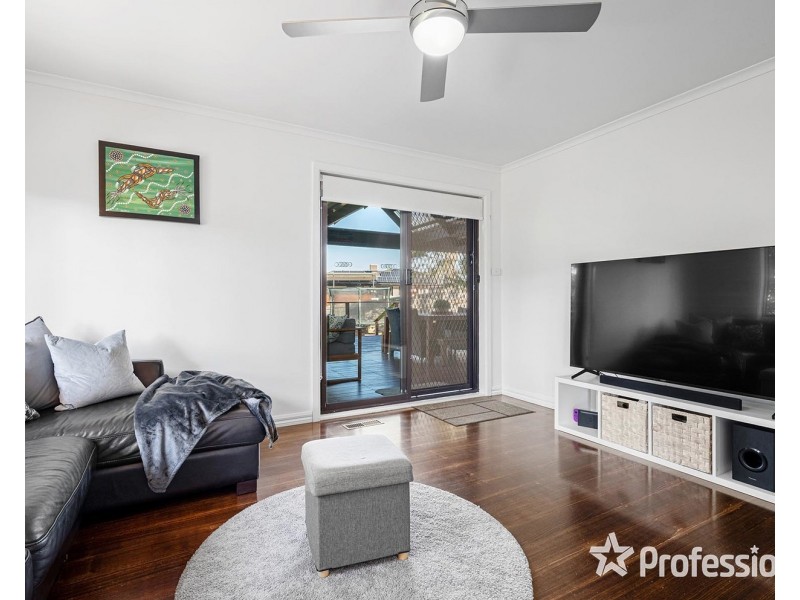 52 Ross Pincott Drive, Mooroolbark VIC 3138