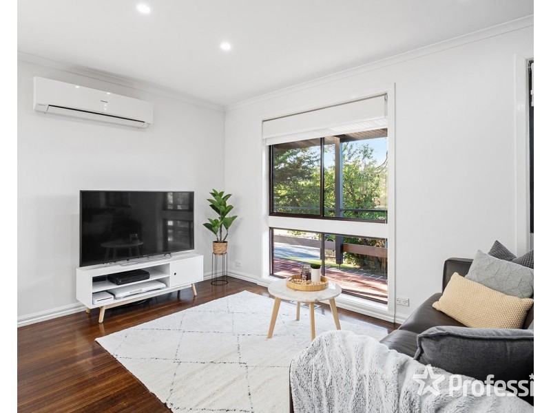 52 Ross Pincott Drive, Mooroolbark VIC 3138