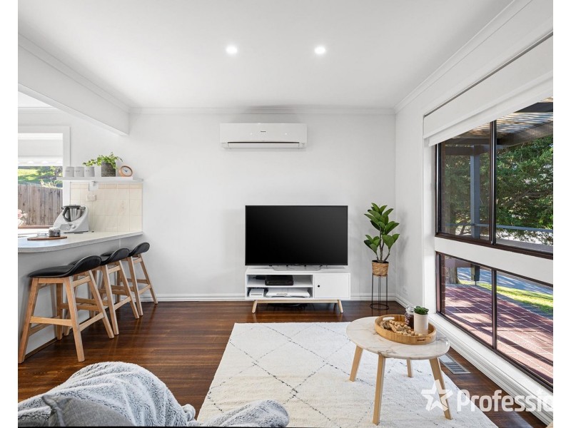 52 Ross Pincott Drive, Mooroolbark VIC 3138