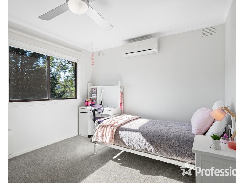 52 Ross Pincott Drive, Mooroolbark VIC 3138