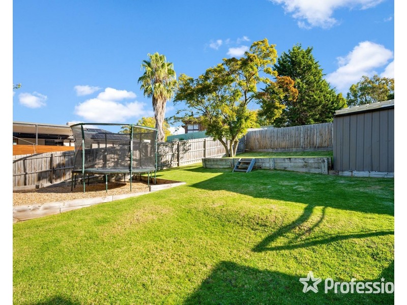 52 Ross Pincott Drive, Mooroolbark VIC 3138