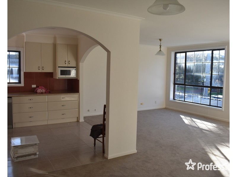 13 Colman Road, Warranwood VIC 3134