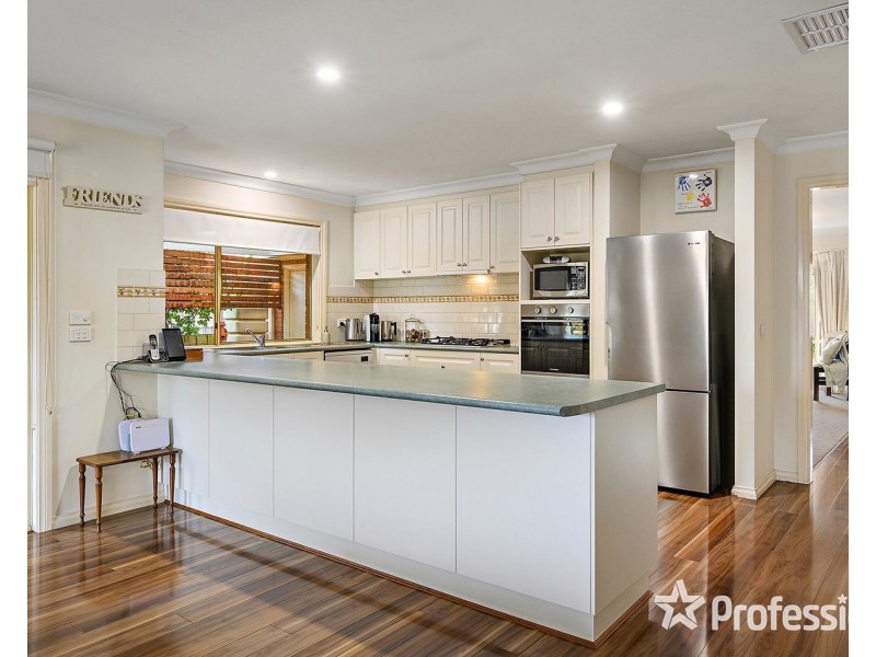 13 Clinton Lane, Chirnside Park VIC 3116