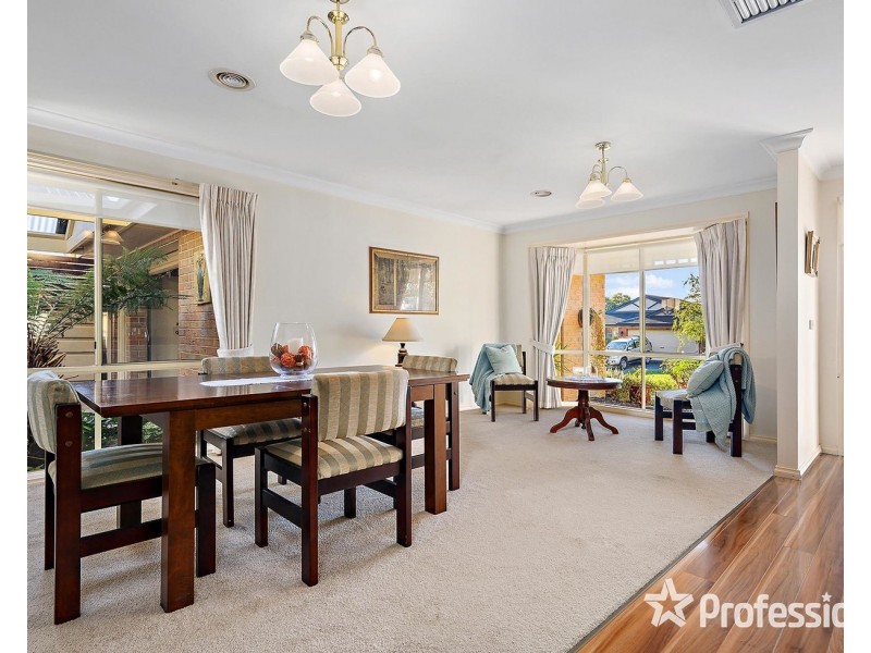 13 Clinton Lane, Chirnside Park VIC 3116