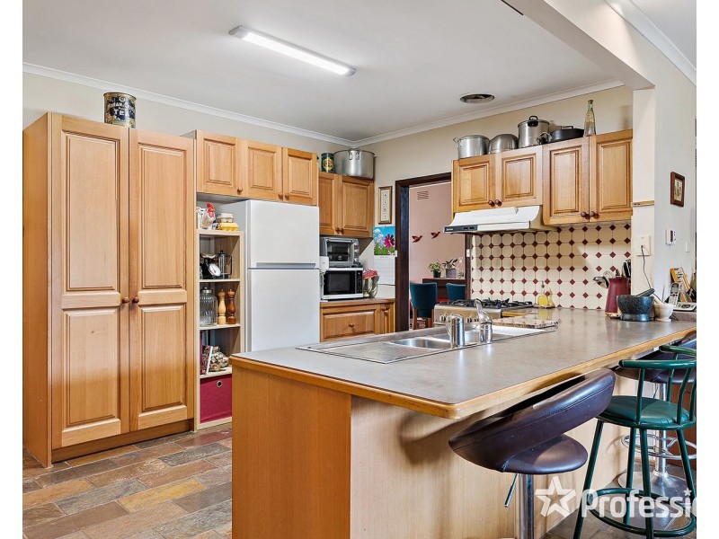 35 Binbrook Drive, Croydon VIC 3136