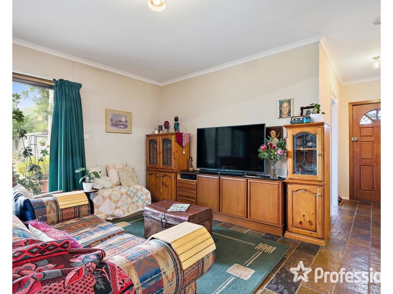 35 Binbrook Drive, Croydon VIC 3136
