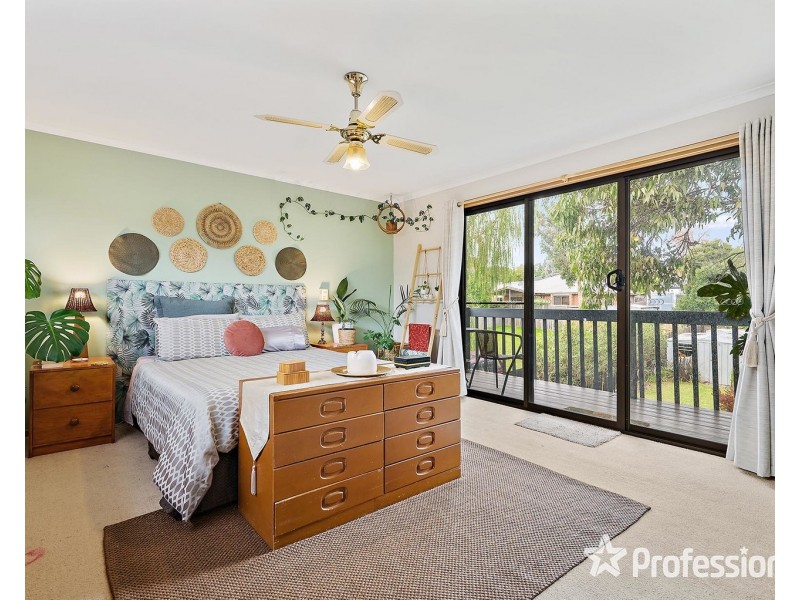 35 Binbrook Drive, Croydon VIC 3136