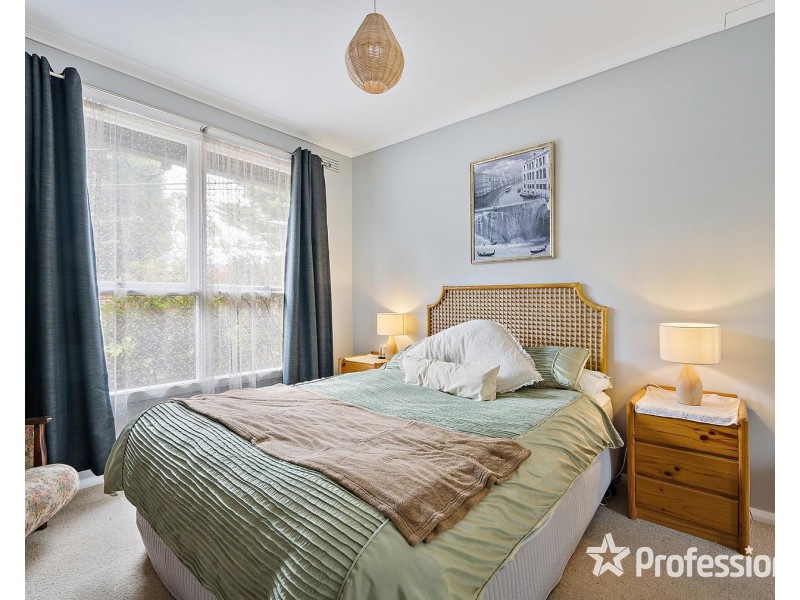 35 Binbrook Drive, Croydon VIC 3136