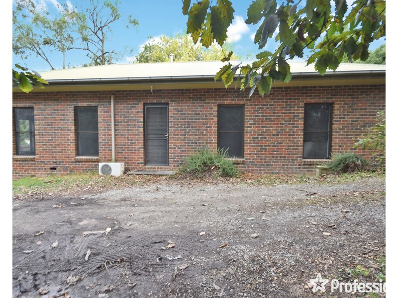 10 Acorn Grove, Mooroolbark VIC 3138