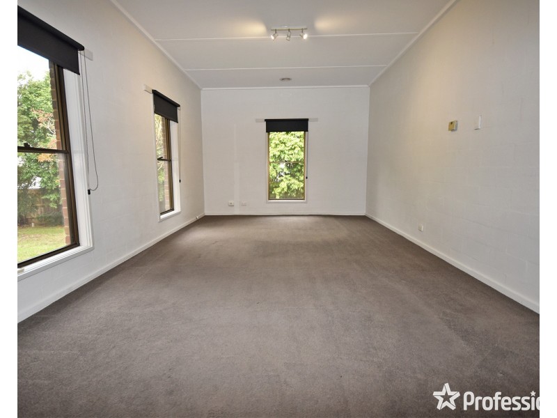 10 Acorn Grove, Mooroolbark VIC 3138