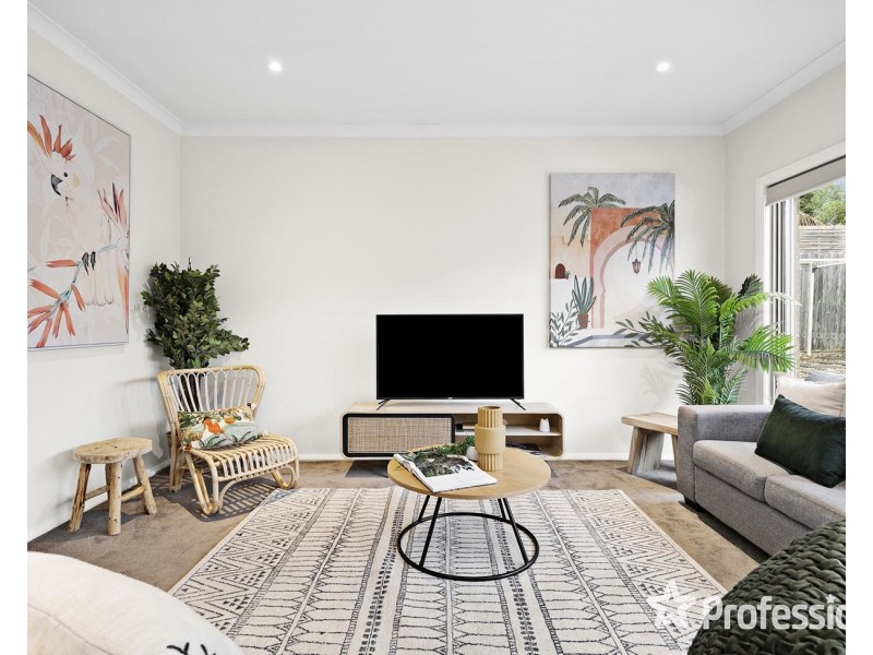 77a Mount View Parade, Croydon VIC 3136