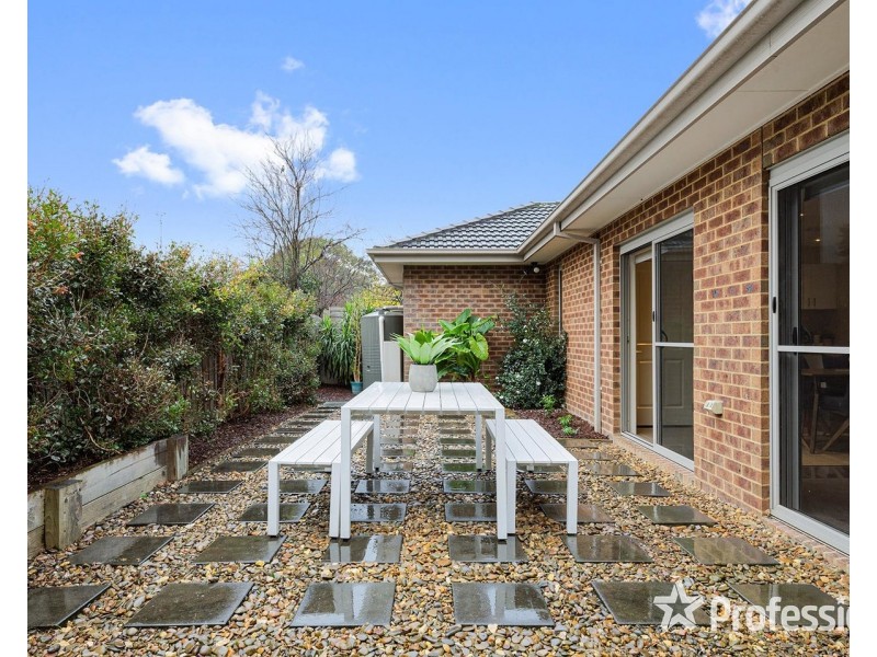 77a Mount View Parade, Croydon VIC 3136
