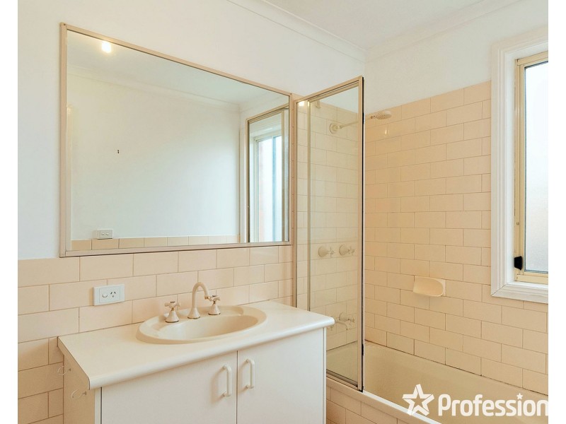 3/21 Luscombe Court, Kilsyth VIC 3137