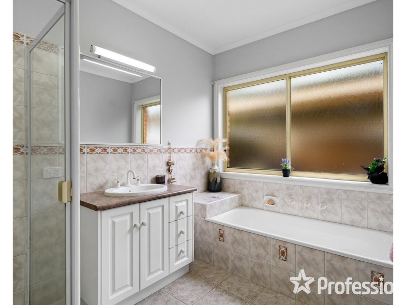 11 Melody Close, Lilydale VIC 3140