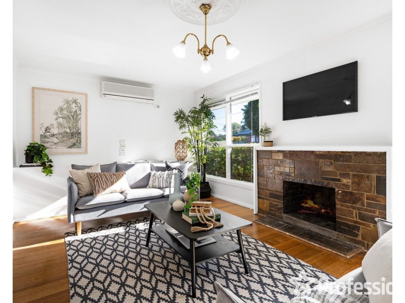 24 Taylor Road, Mooroolbark VIC 3138