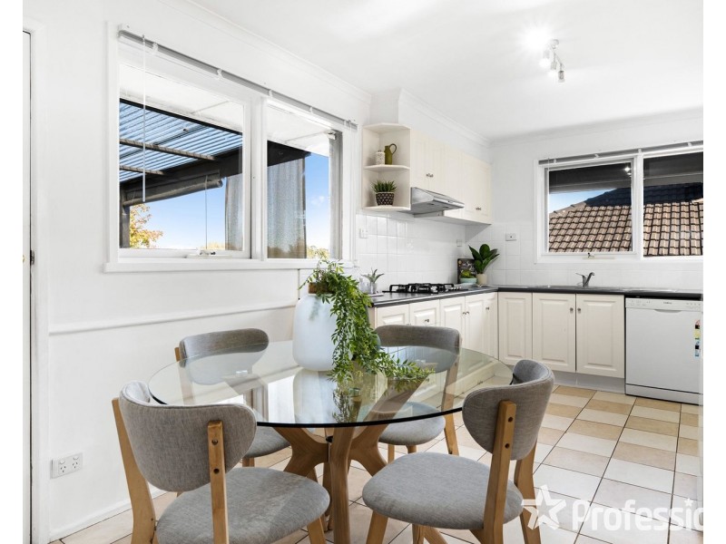 24 Taylor Road, Mooroolbark VIC 3138