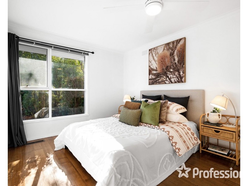 24 Taylor Road, Mooroolbark VIC 3138