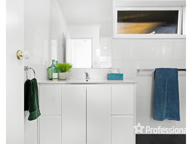 24 Taylor Road, Mooroolbark VIC 3138