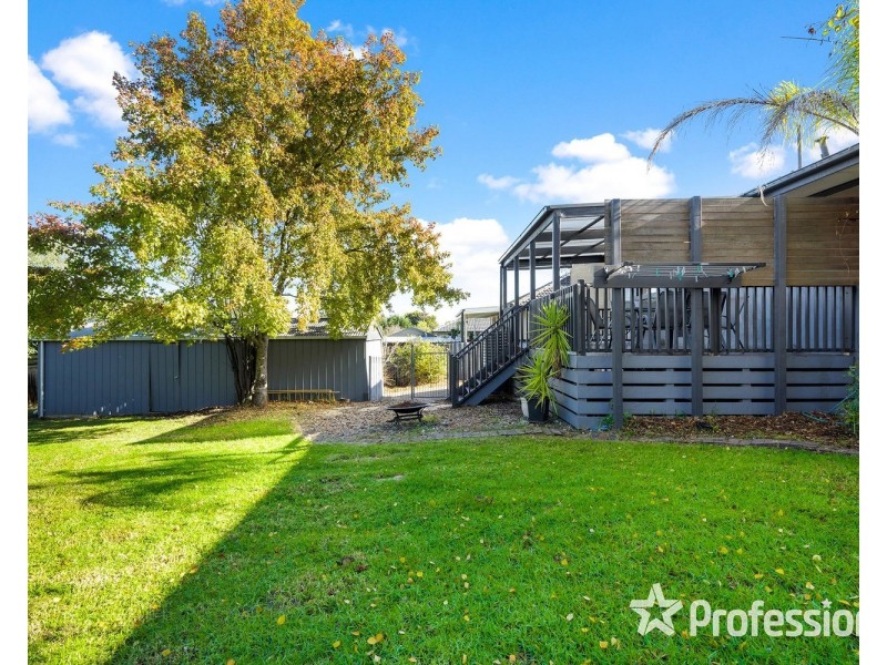 24 Taylor Road, Mooroolbark VIC 3138